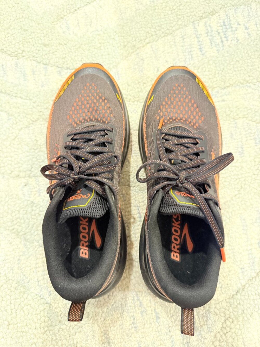 Brooks Cascadia 20 trail running shoes, Men's Size 10